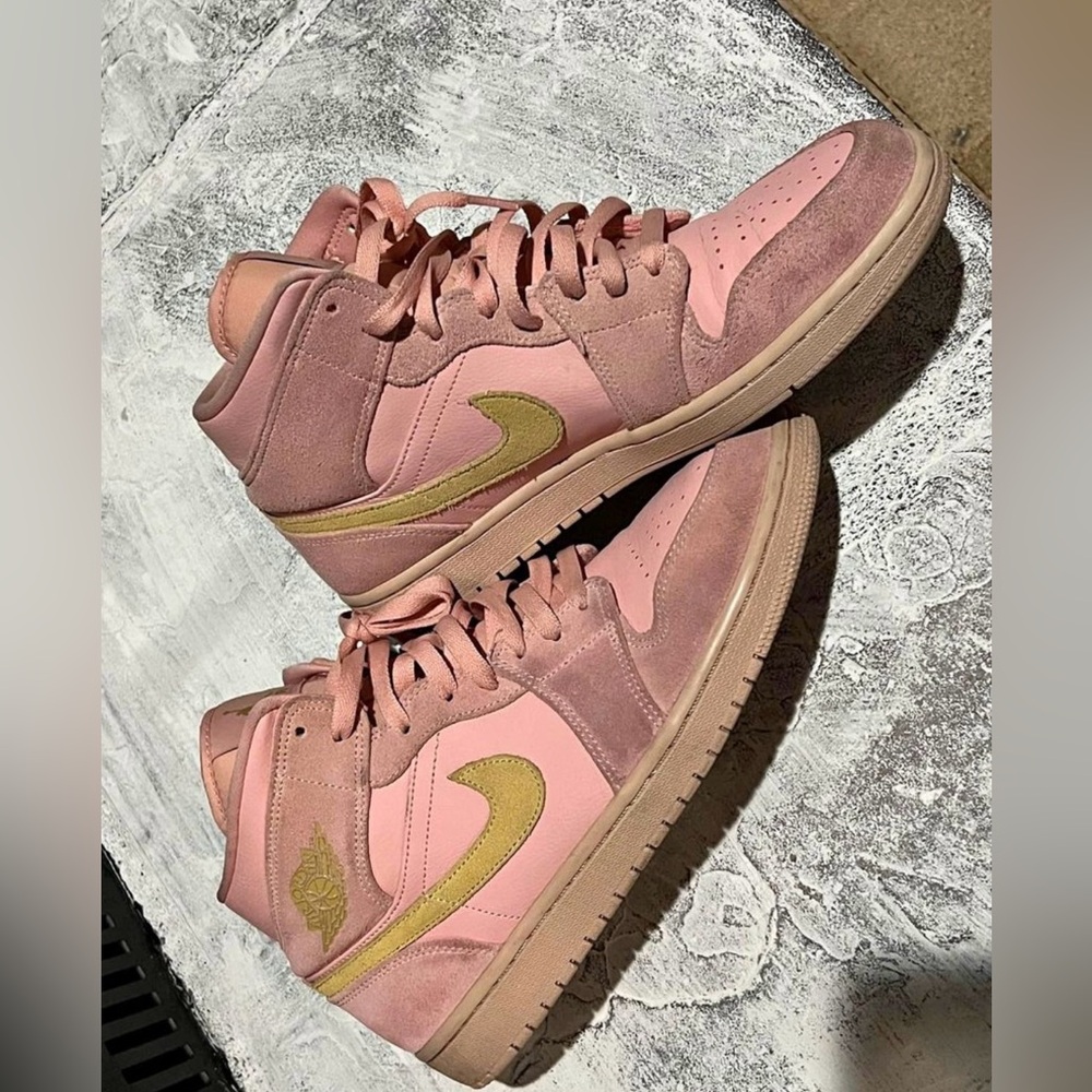 Jordan 1 mid - Coral & Gold